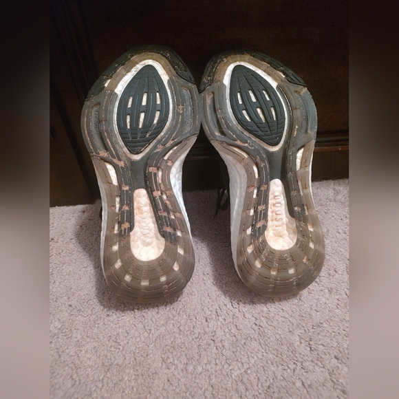 Adidas Ultraboost Black Sneakers - Picture 6 of 7